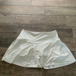 Lululemon Lost In Pace Skirt (Tall) (15") in White size 8 Skort